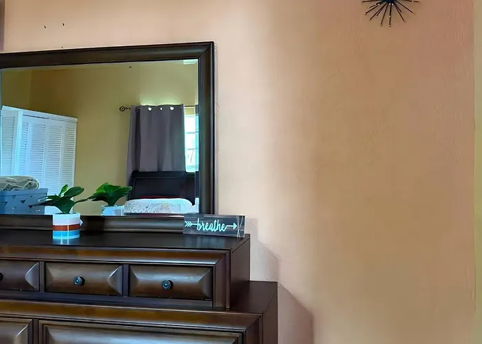 2br Stay, Pool,gym,near Airport, Beaches&hip Strip *