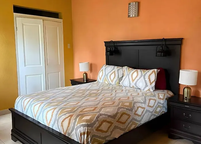 Apartment 2br Stay, Pool,gym,near Airport, Beaches&hip Strip *