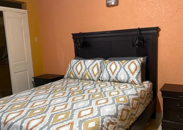 Apartment 2br Stay, Pool,gym,near Airport, Beaches&hip Strip *