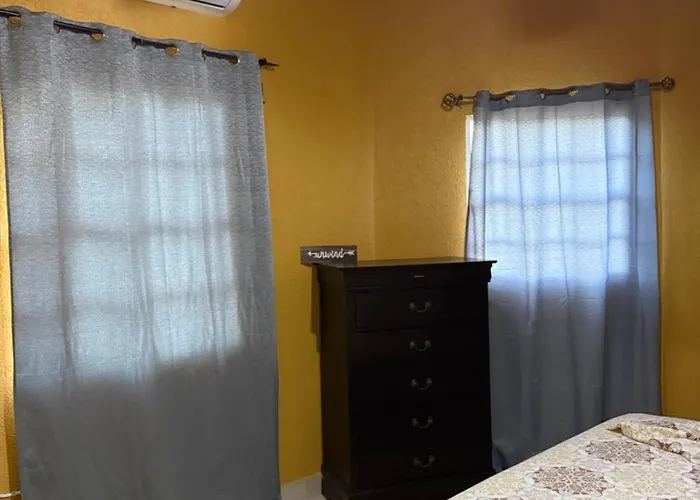 2br Stay, Pool,gym,near Airport, Beaches&hip Strip Apartment Montego Bay