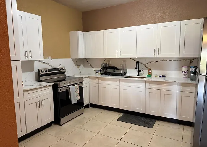 2br Stay, Pool,gym,near Airport, Beaches&hip Strip Appartement