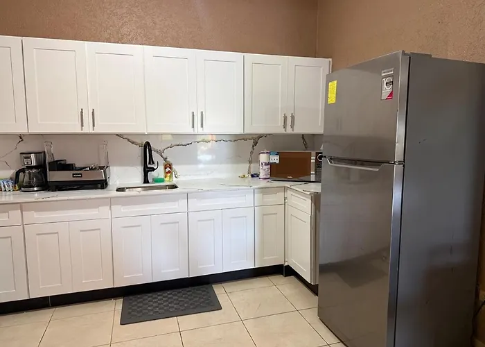 2br Stay, Pool,gym,near Airport, Beaches&hip Strip Montego Bay