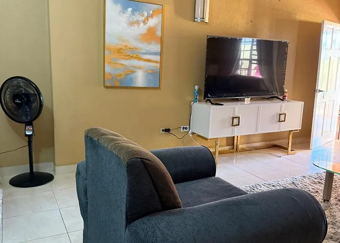 2br Stay, Pool,gym,near Airport, Beaches&hip Strip *