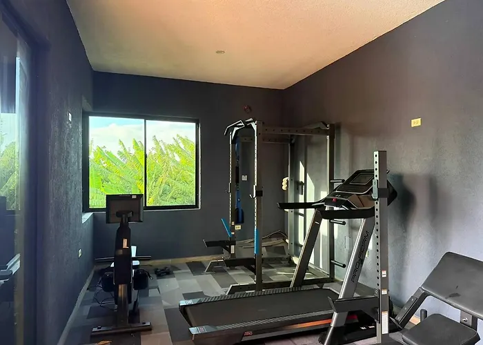 2br Stay, Pool,gym,near Airport, Beaches&hip Strip