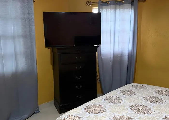 2br Stay, Pool,gym,near Airport, Beaches&hip Strip * Montego Bay